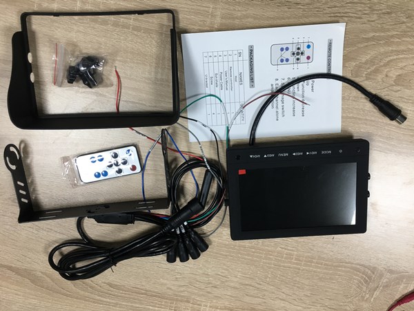 7-tums quad monitor med 141-schema